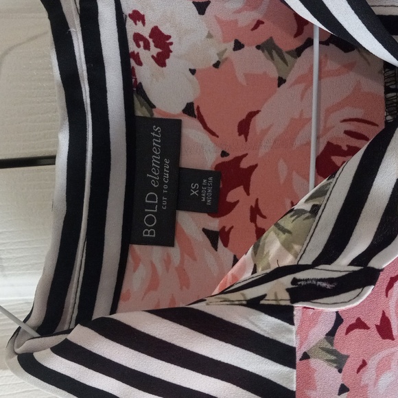 XS Striped and Floral Blouse - Picture 3 of 5